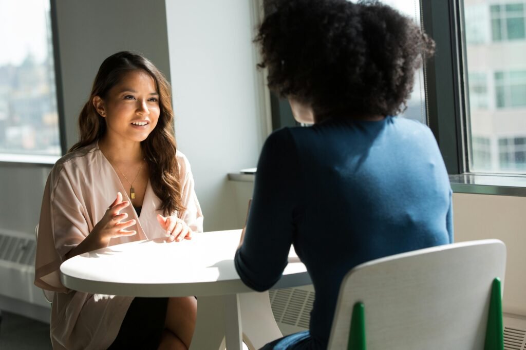 women talking eye contact